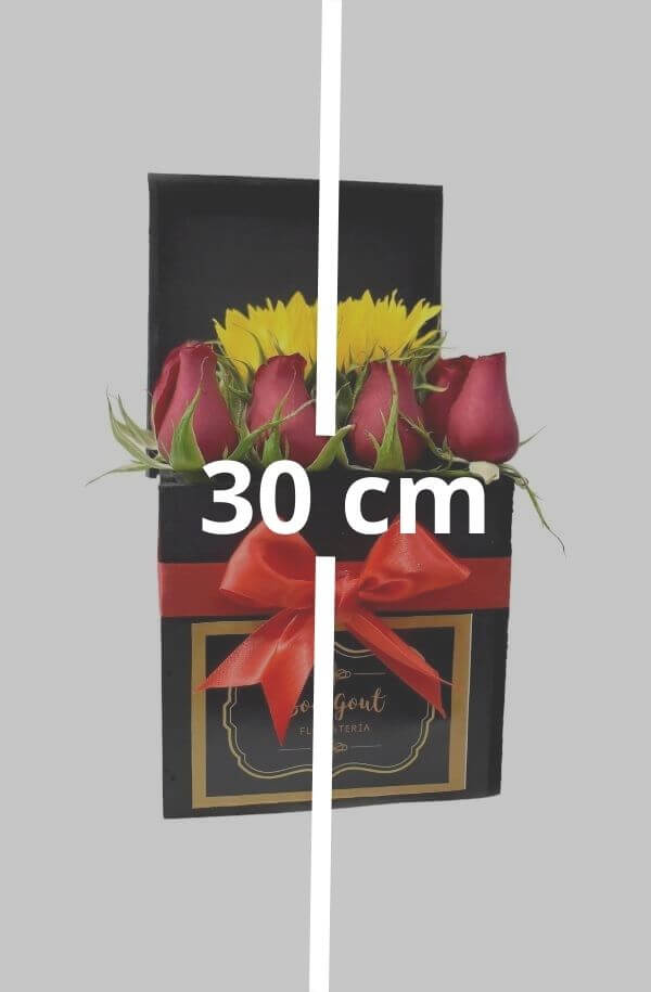 Arreglo floral de rosas rojas con girasol #color_rojo