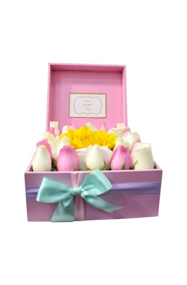Arreglo Floral Con Rosas rosas blncas y Girasol #color_Rosa/Blanco
