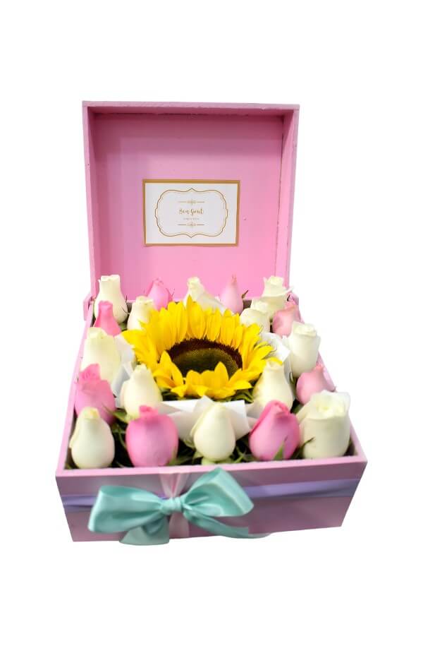 Arreglo Floral Con Rosas rosas blncas y Girasol #color_Rosa/Blanco