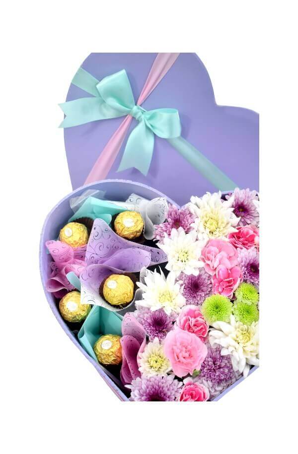 Arreglo Floral En forma de Corazon con Flor Variada #color_Lila