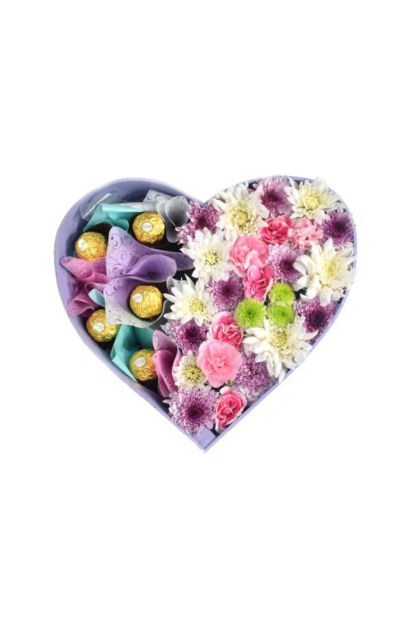 Arreglo Floral En forma de Corazon con Flor Variada #color_Lila