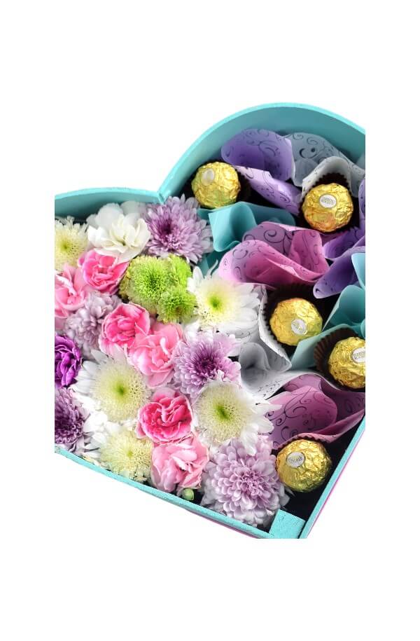 Arreglo Floral En forma de Corazon con Flor Variada #color_Verde Agua