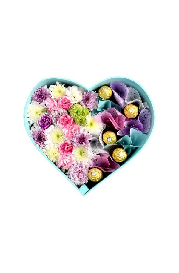 Arreglo Floral En forma de Corazon con Flor Variada #color_Verde Agua