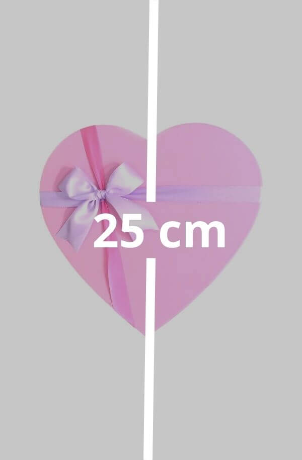 Arreglo Floral En forma de Corazon con Rosas y Chocolates #color_Fiusha/Blanco