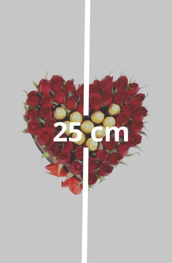 Arreglo Floral En forma de corazon con Rosas rojas y chocolate ferrero #color_rojo
