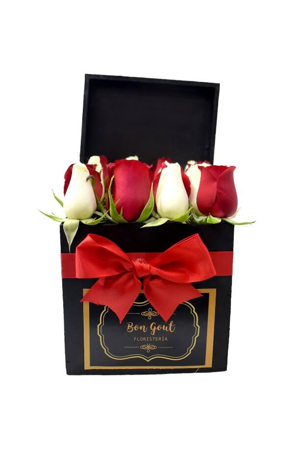 Arreglo Floral de Rosas Rojas y Blanco #color_Rojo/Blanco