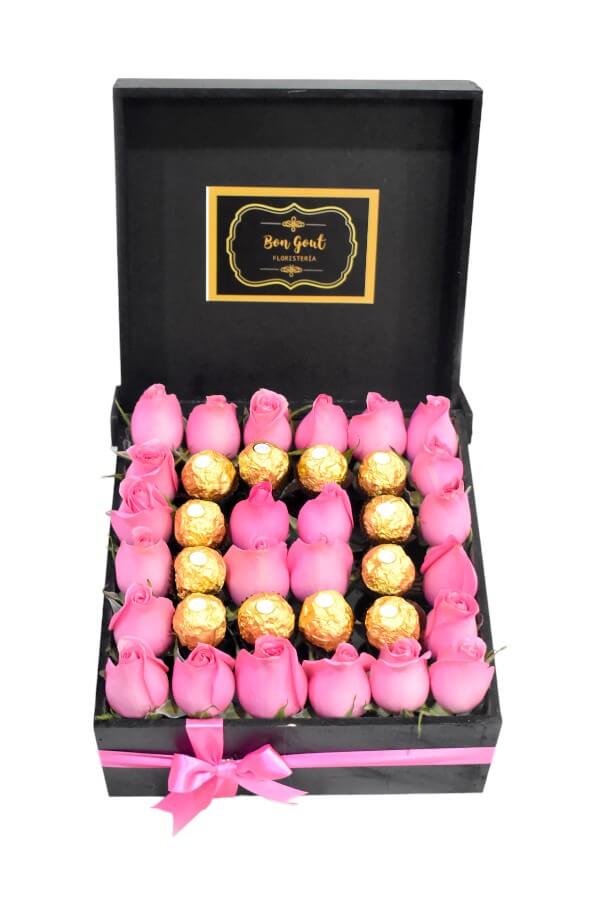 Arreglo Floral con Rosas Rosas y chocolate ferrero #color_Rosa