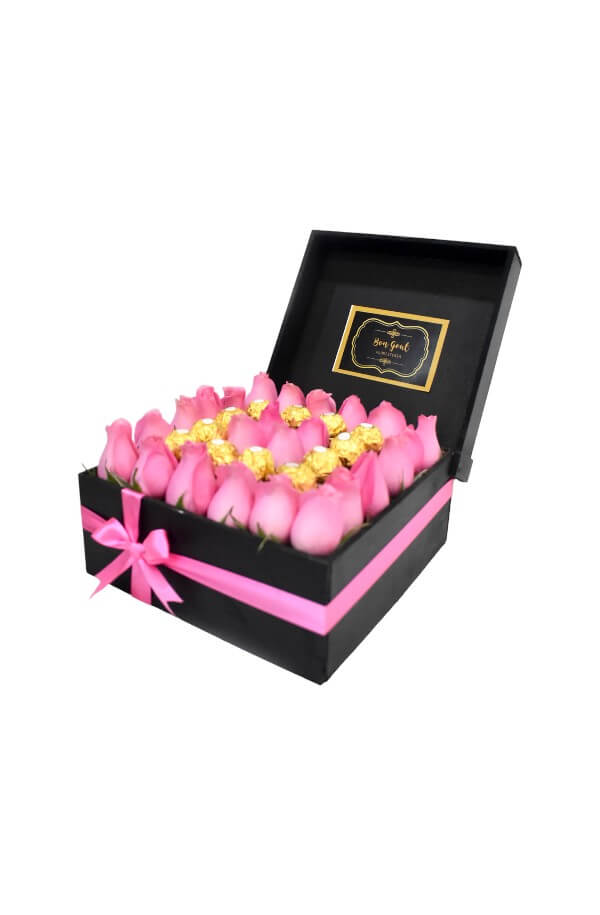 Arreglo Floral con Rosas Rosas y chocolate ferrero #color_Rosa