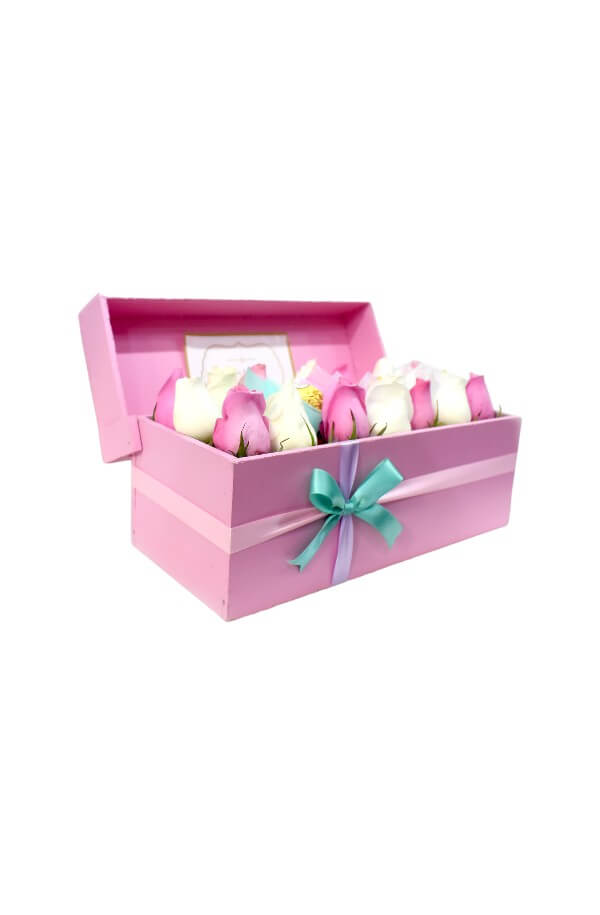 Arreglo Floral con Rosas Rosas y Blancas con Choclates Ferrero #color_Rosa/Blanco
