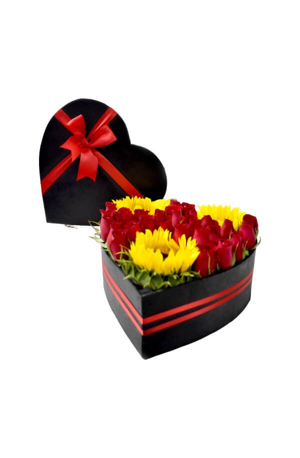 Arreglo Floral en forma de corazon Con Rosas Rojas y Girasol #color_Rojo