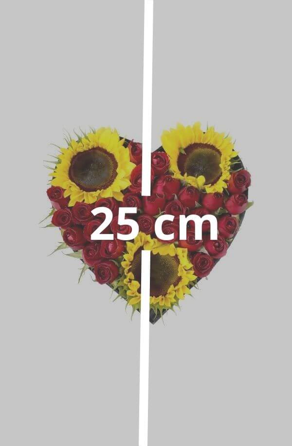 Arreglo Floral en forma de corazon Con Rosas Rojas y Girasol #color_Rojo