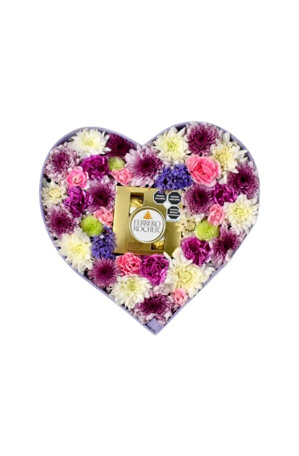 Arreglo Floral en forma de corazon con flor variada y chocolates ferrero #color_Lila