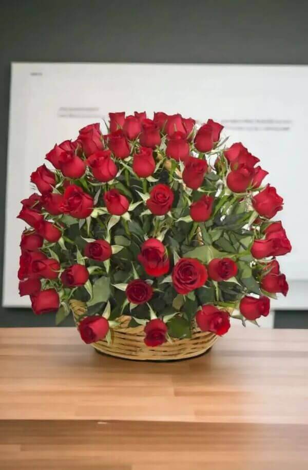 Arreglo Floral Canasta de 100 Rosas Rojas #color_Rojo