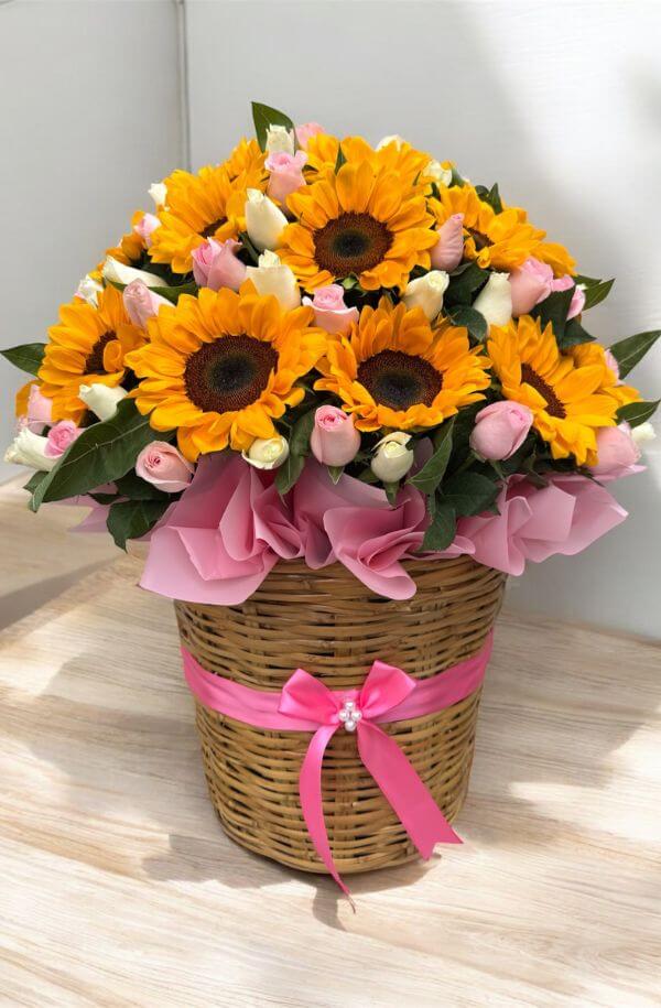 CanastadeGirasolesconRosase