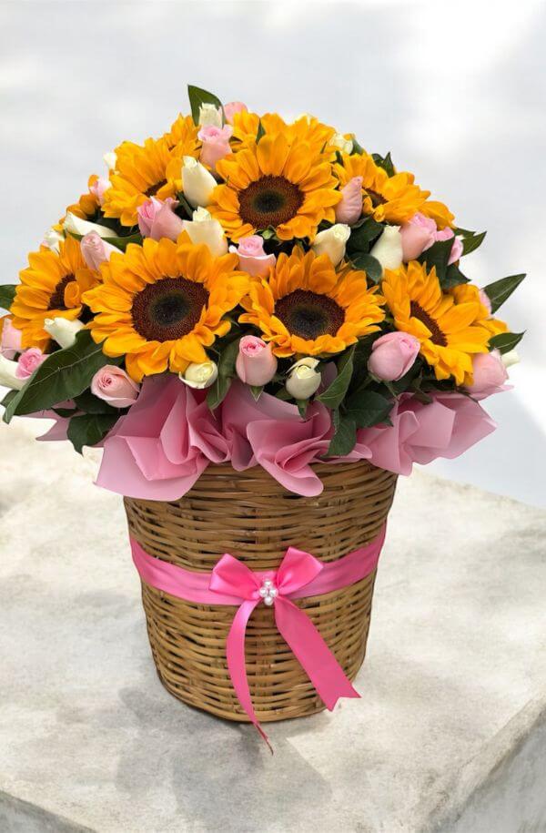 CanastadeGirasolesconRosase