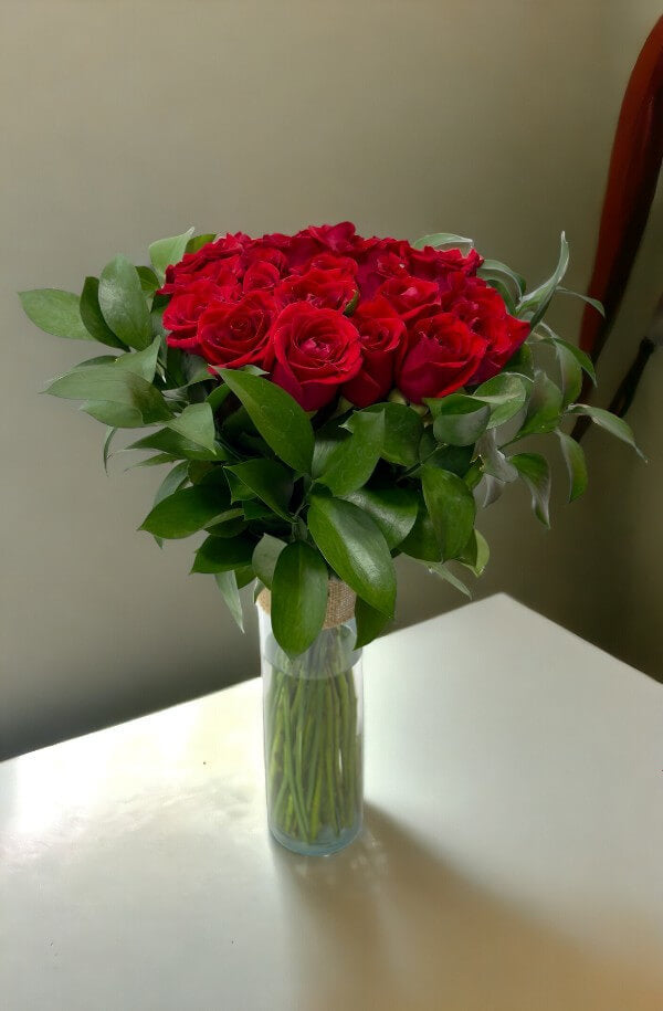 Arreglo Floral de Rosas Rojas #color_Rojo