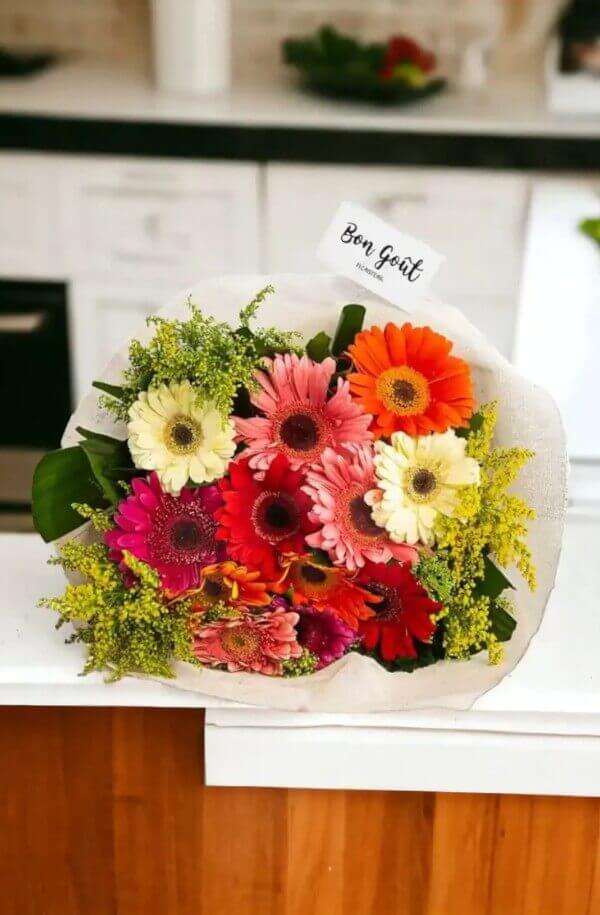 Ramo de Gerberas frescas y coloridas