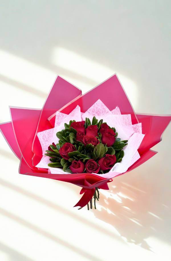 RamorosasRojasconpapelrojoyblanco