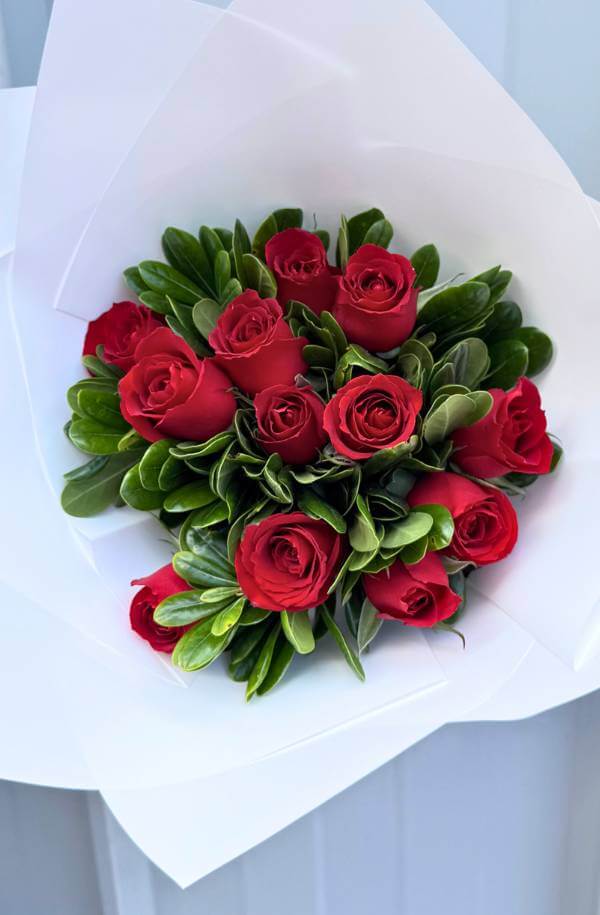 RamorosasRojasconpapelBlanco