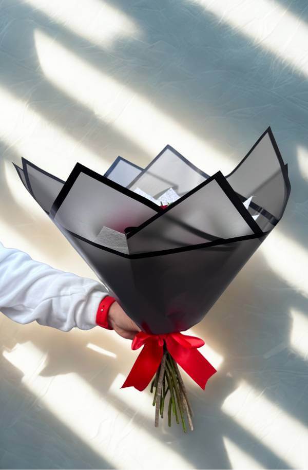 RamorosasRojasconpapelnedro