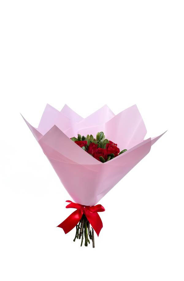 Ramo_rosas_Rojas_con_papel_rosa