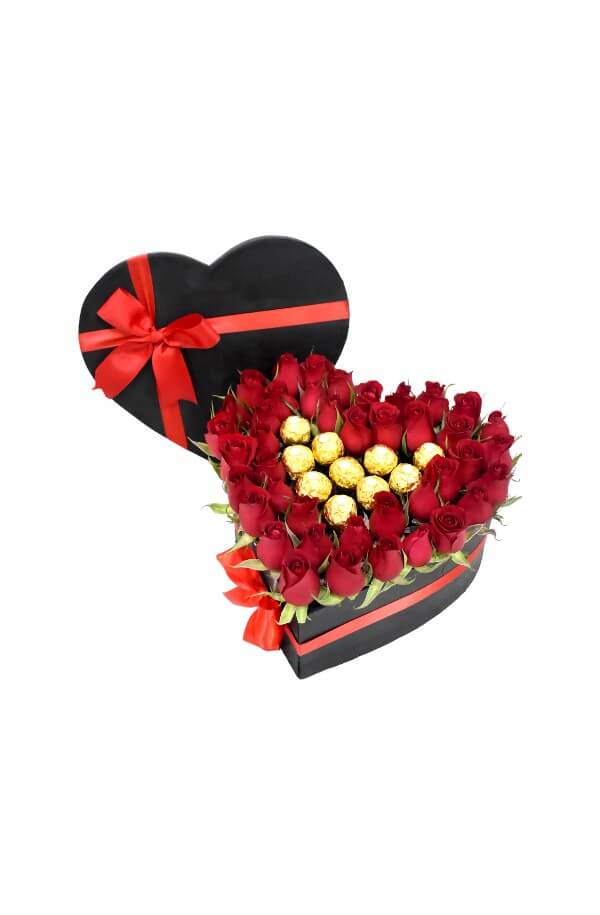 Arreglo Floral En forma de corazon con Rosas rojas y chocolate ferrero #color_rojo
