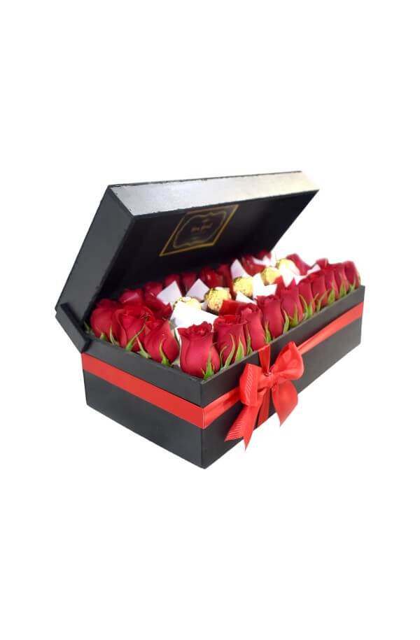 Arreglo Floral con  Rosas Rojas y chocolates #color_Rojo