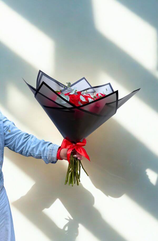 RamoRosaRojaspapelnegroydolar