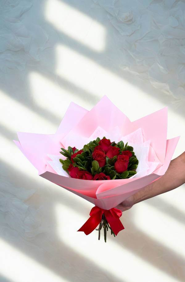 RamorosasRojasconpapelrosayblanco