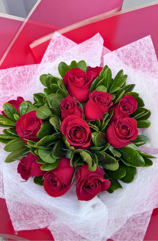 RamorosasRojasconpapelrojoyblanco