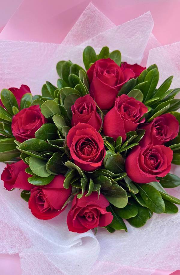 RamorosasRojasconpapelrosayblanco